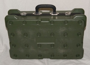 Koffer met handgreep gebruikt     48x30x14 cm